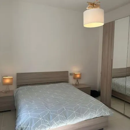 A Pochi Passi Dal Mare Apartment *